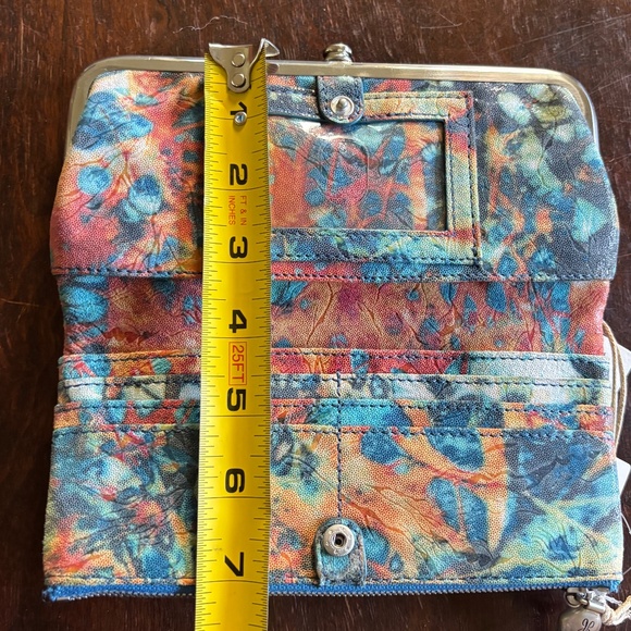 HOBO INTERNATIONAL SUMMERTIME ABSTRACT WALLET - NWT - Picture 11 of 15